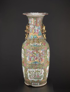 Vase, Chinese, 19th century China. Colored porcelain vessel with figurative court scenes,