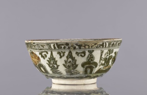Bowl, late 19th century, Iran. Ceramic vessel, height 8.5 cm, diameter 19 cm. Decoration on the