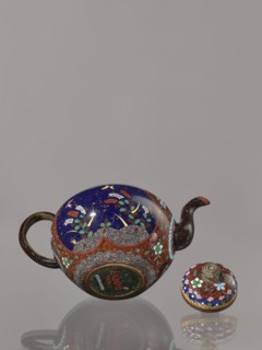 Teapot kyûsu with lid;, Cloisonné enamel teapot, ca. 1906–1908 Meiji 39–41, Kyoto, Japan. Height 10