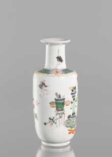 Vase, Chinese, Qing dynasty 1644–1911, 19th century. Colored porcelain vessel decorated with bai gu