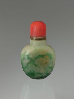 Snuffbox with spoon, Chinese, Qing dynasty 1644–1911, 19th century; moon bottle form; vessel;