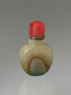 Snuffbox with spoon, Chinese, Qing dynasty 1644–1911, 19th century, moon bottle form, vessel,