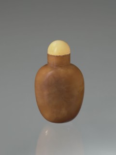 Snuffbox, Chinese; Qing dynasty 1644–1911, 19th century; vessel; height 6.8 cm, width 4.0 cm, depth