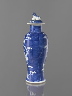 Meiping vase with cover, meiping vessel type, cover, blue and white porcelain, China, 17th–18th