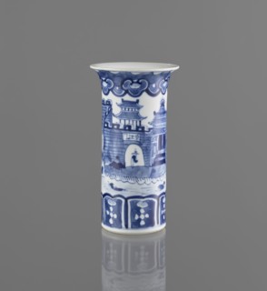 Flute-type vase, blue-and-white porcelain, Chinese, 17th–18th century, height 15 cm, diameter 8.1