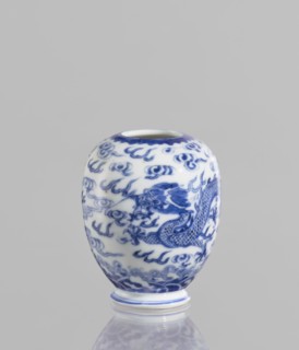 Vase, ceramics, blue and white porcelain, phoenixes, dragons, clouds; Chinese; Qianlong style; 19th