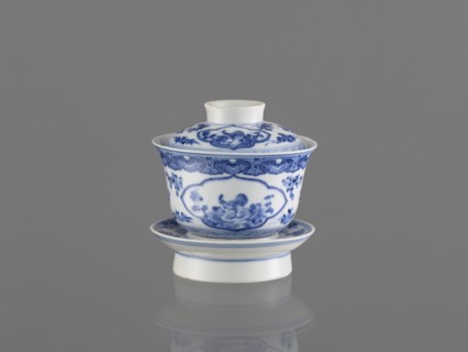 Bowl on a base with a lid, ceramics, blue and white porcelain, Chinese art, female images, figural