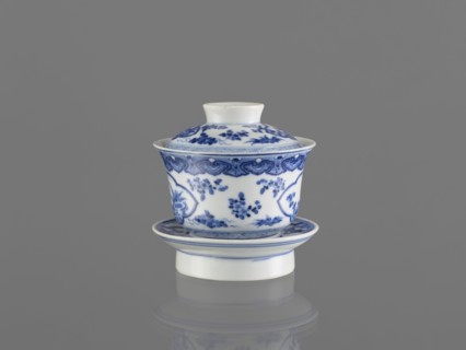 Bowl on a base with a lid, ceramics, blue and white porcelain, Chinese art, female images, figural