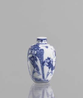 Flask - snuffbox, Chinese, ceramics, blue and white porcelain, figurative scenes of hunting with