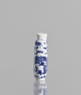 Flask - snuffbox, Chinese, blue and white porcelain, ceramics; pearls, clouds, dragons iconography;