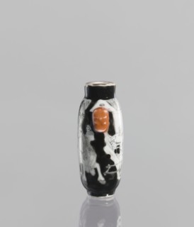 Flask - snuffbox, Chinese, ceramics; figurative genre scenes of horses and riders; Qing dynasty,