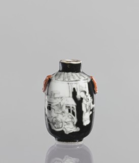 Flask - snuffbox, Chinese, ceramics; flask with figurative genre scenes of horses and riders; ;