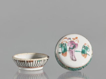 Box with a lid, Chinese, figural scenes, colored porcelain, boxes, gift, 19th century, China,