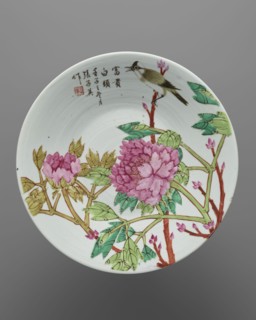 Platter, Chinese, huaniao style, 18th/19th century, China; porcelain platter decorated with birds,