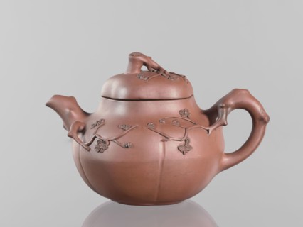 Teapot with a peach-shaped lid, maker, peaches iconography; Chinese art; teapot in Yixing style