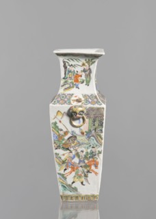 Vase, Chinese, 18th century, ceramics, colored porcelain, figurative scenes depicting battles and
