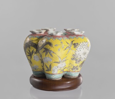 Vase in the shape of five connected vases on a base, Chinese, colored porcelain, dragons, floral