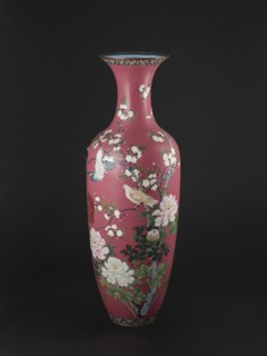 Vase, cloisonné enamel, late 19th century Meiji Period, Japan. Long, narrow neck flaring at the
