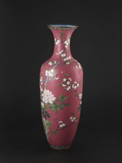 Vase, cloisonné enamel, late 19th century Meiji Period, Japan. Long narrow neck flaring at the