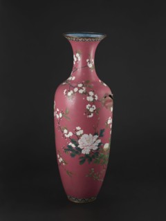 Vase, cloisonné enamel, late 19th century Meiji period, Japan. Long narrow neck flaring at the