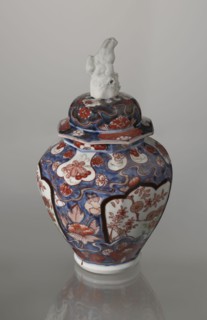 Vase with cover, Japanese, Edo period 18th century; porcelain, Imari style; decorated with flowers,