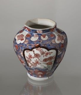 Vase with cover, Japanese, Edo period 18th century, imari ceramics decorated with flowers, tree,