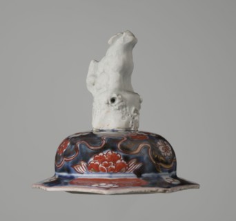 Vase with cover, Japanese, Edo period 18th century, Imari porcelain vessel decorated with flowers,