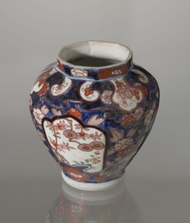 Vase with cover, Japanese, Edo period 18th century, imari porcelain vessel decorated with flowers,