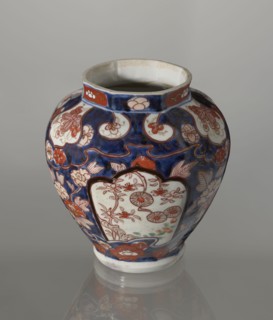 Vase with cover, Japanese, Edo period 18th century, imari ceramics, decorated with flowers, tree,