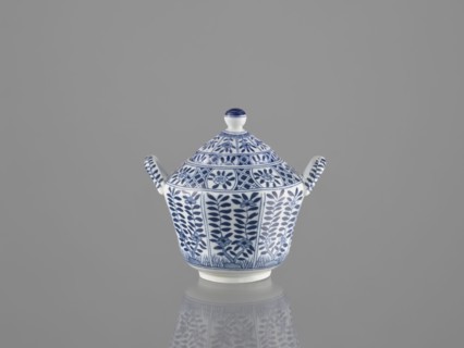 Sugar bowl with lid; maker, ceramics; sugar bowl; lid; Chinese; 20th century; China; vessel; height