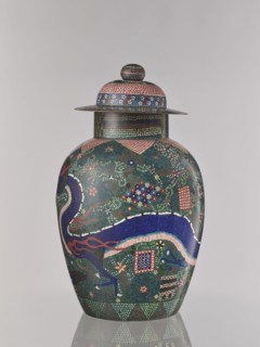 Vase with cover, Japanese art, Japanese culture, dragons, covers, Japanese dragon motif, plant