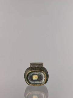 Hu-type vase, relief decoration, hu vessel, Chinese art, Chinese culture, meander ornament,