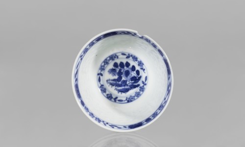 Bowl on a base with a lid, ceramics, rice-pattern geometric ornament with plant motifs, rice