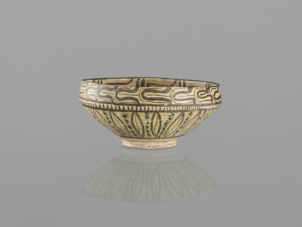 Bowl, 10th century Iran Nishapur, Persian Islamic ceramic vessel decorated with images of birds and