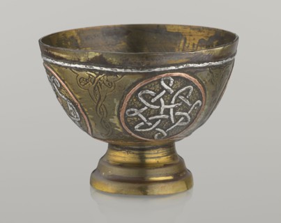 Bowl, gift, Islamic art, Arabic, geometric motifs; decorated with braided and arabesque motifs in