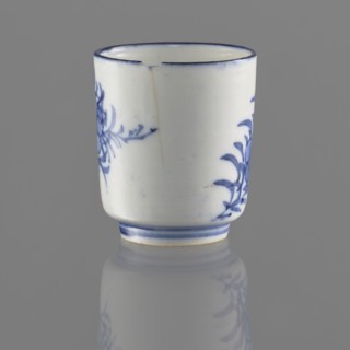 Bowl, Chinese, Qing 1644–1911, 19th/20th century. Porcelain vessel on a ring-shaped foot, height 5