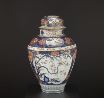 Vase tsubo with cover, Japanese, Imari style, Edo period 1603–1868, circa 1690–1730, Arita, Japan.