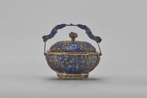 Basket with a lid; maker, Chinese; Canton, China; 19th century; decorated with flowers and