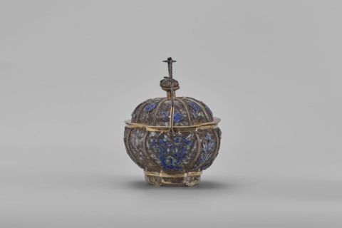 Basket with a lid; maker, Chinese; 19th century; Canton, China; container; decorated with flowers