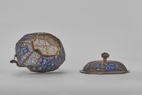 Basket with a lid; maker, Chinese; Canton, China; 19th century; material: not specified; subject: