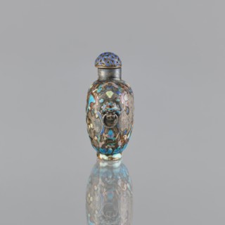 Snuffbox with stopper, cloisonné enamel, Chinese, figural scenes and plant ornament, handles, dated