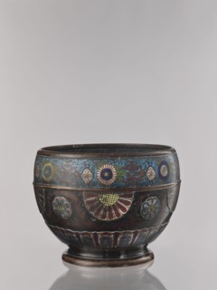 Flowerpot, champlevé enamel on bronze, floral ornament, jardinière, late 19th century Meiji period,