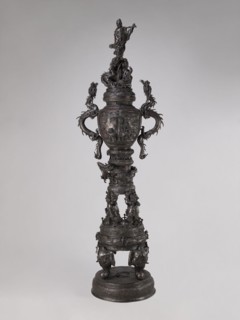 Incense burner koro, Meiji period late 19th century, Japan. Bronze vessel incense burner with