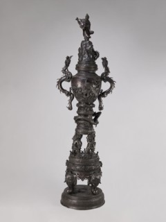 Incense burner koro, Meiji period late 19th century, Japan; bronze vessel/incense burner with
