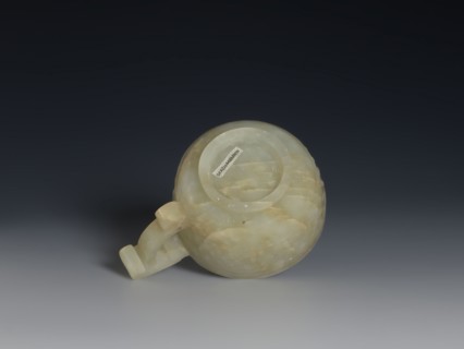 Bowl, Chinese, Qing dynasty 1644–1911, 18th century. Porcelain vessel with ruding pattern, gui