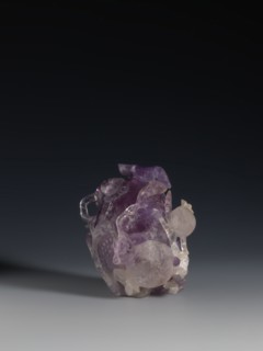Pomegranate-shaped vessel, Chinese, Qing dynasty 1644–1911, 18th–19th century. Portrays