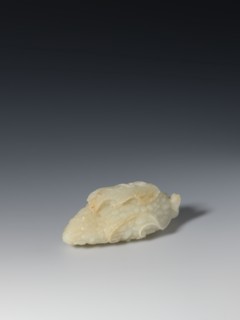 Paperweight - grapevine; maker, pale green jade; sculpture; grapes; writing instrument; Chinese;
