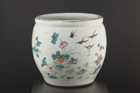 Pool - aquarium, Chinese art, Chinese culture, Qing 1644–1911, Qing style, aquarium ceramic vessel