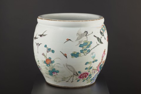 Pool - aquarium, Chinese, Qing dynasty 1644–1911, 19th century. Porcelain colored decoration with