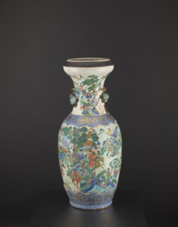 Vase, figurative scenes, Chinese art, Chinese culture, colored porcelain, warriors, plant
